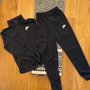 Nike Boys Sweatsuit in Black size Medium. Excellent Condition.